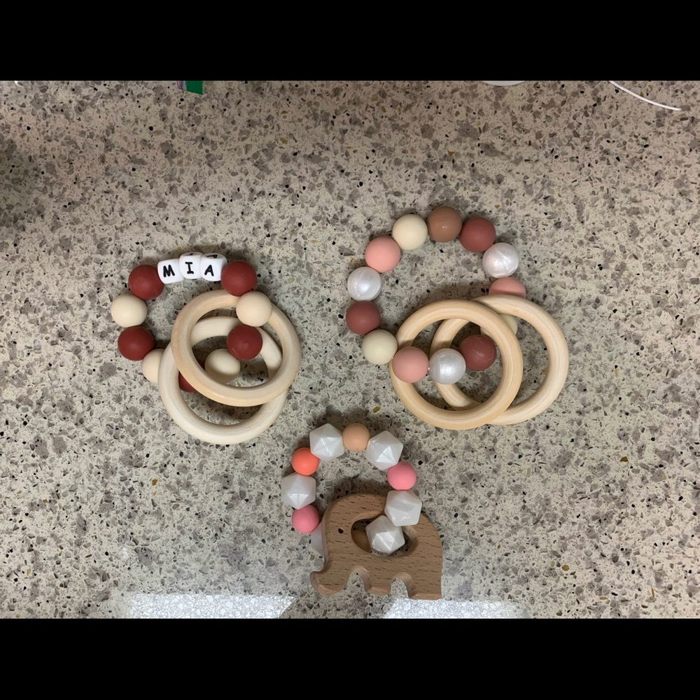 Pacifier Clips, Teething Clips & Teething Rattles - Picture 6 of 10